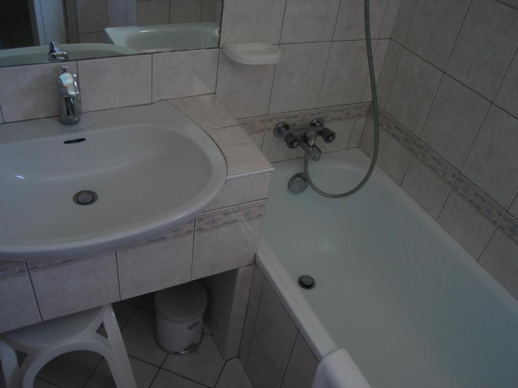 Hôtel Beauséjour Chaudes-Aigues Habitación foto