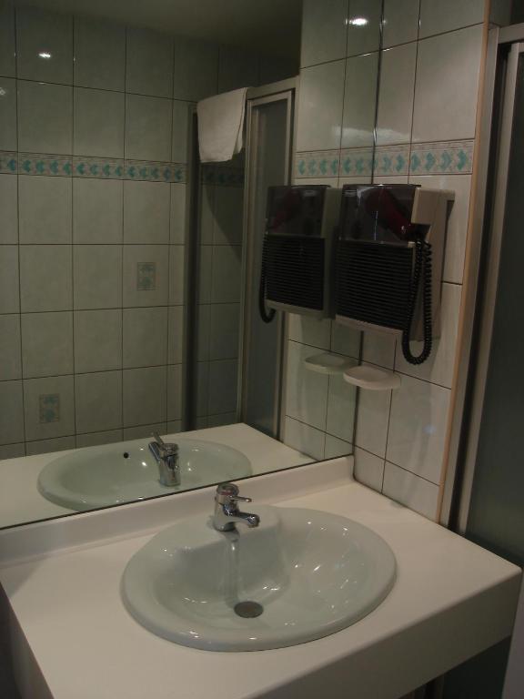 Hôtel Beauséjour Chaudes-Aigues Habitación foto